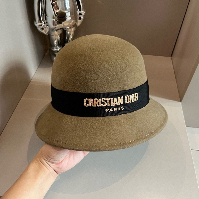 CHRISTIAN DIOR